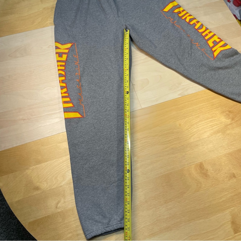 Thrasher Skateboard Mag Sweatpants - Picture 4 of 7